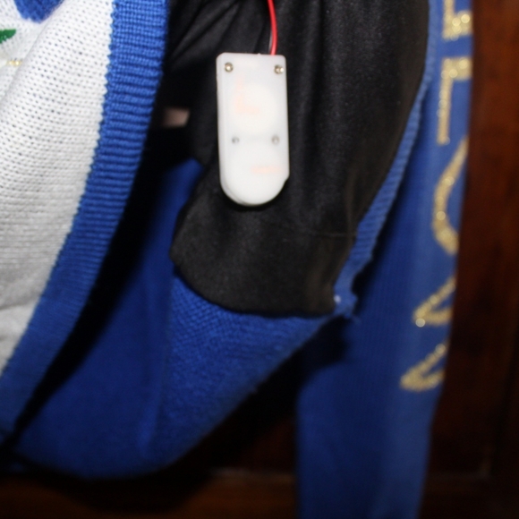 Light Up  Christmas Sweater - Picture 8 of 8